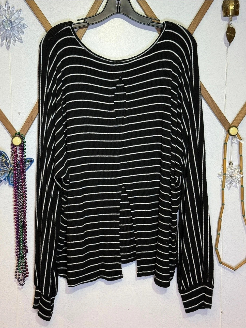 Daytrip Striped Crew Neck in Black & White Size Large